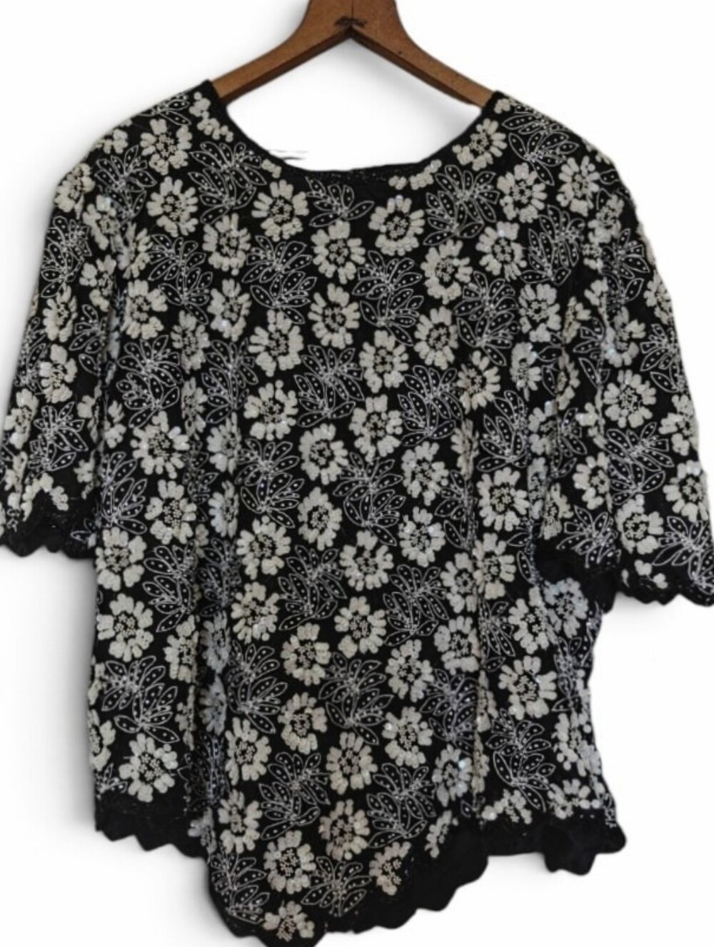 : 2XL : Vintage Black and Silver Laurence Kazar Hand Beaded & Embroidered Top.